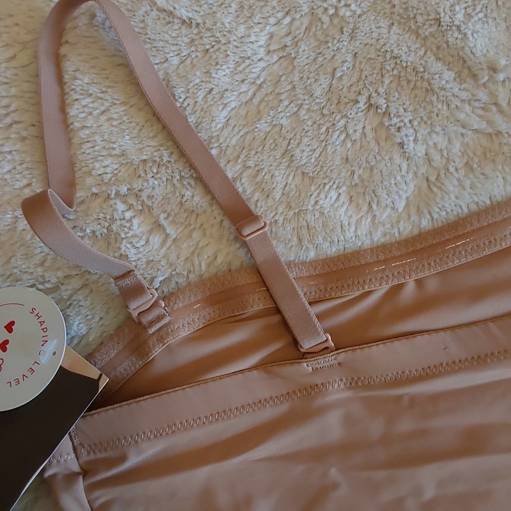 🌺 NWT Assets/Spanx Shaping Convertible Slip - Picture 7 of 8